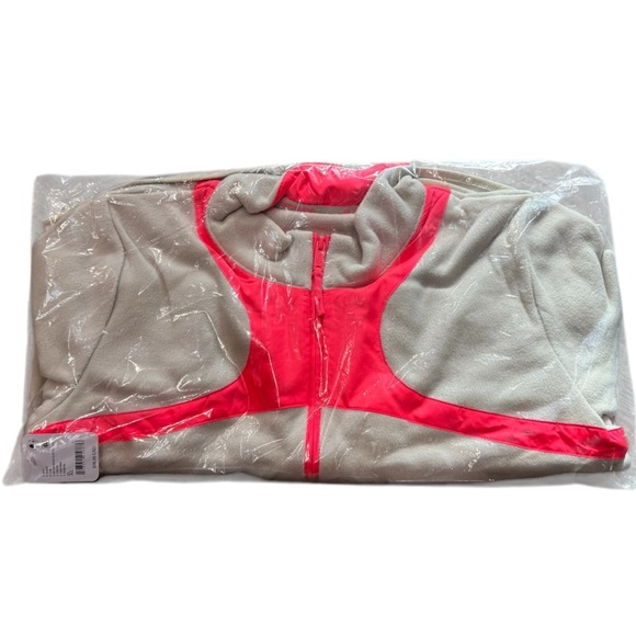 NWT Free People Movement In the Zone zip up fleece Beige & Pink Jacket RARE XL - Picture 6 of 6